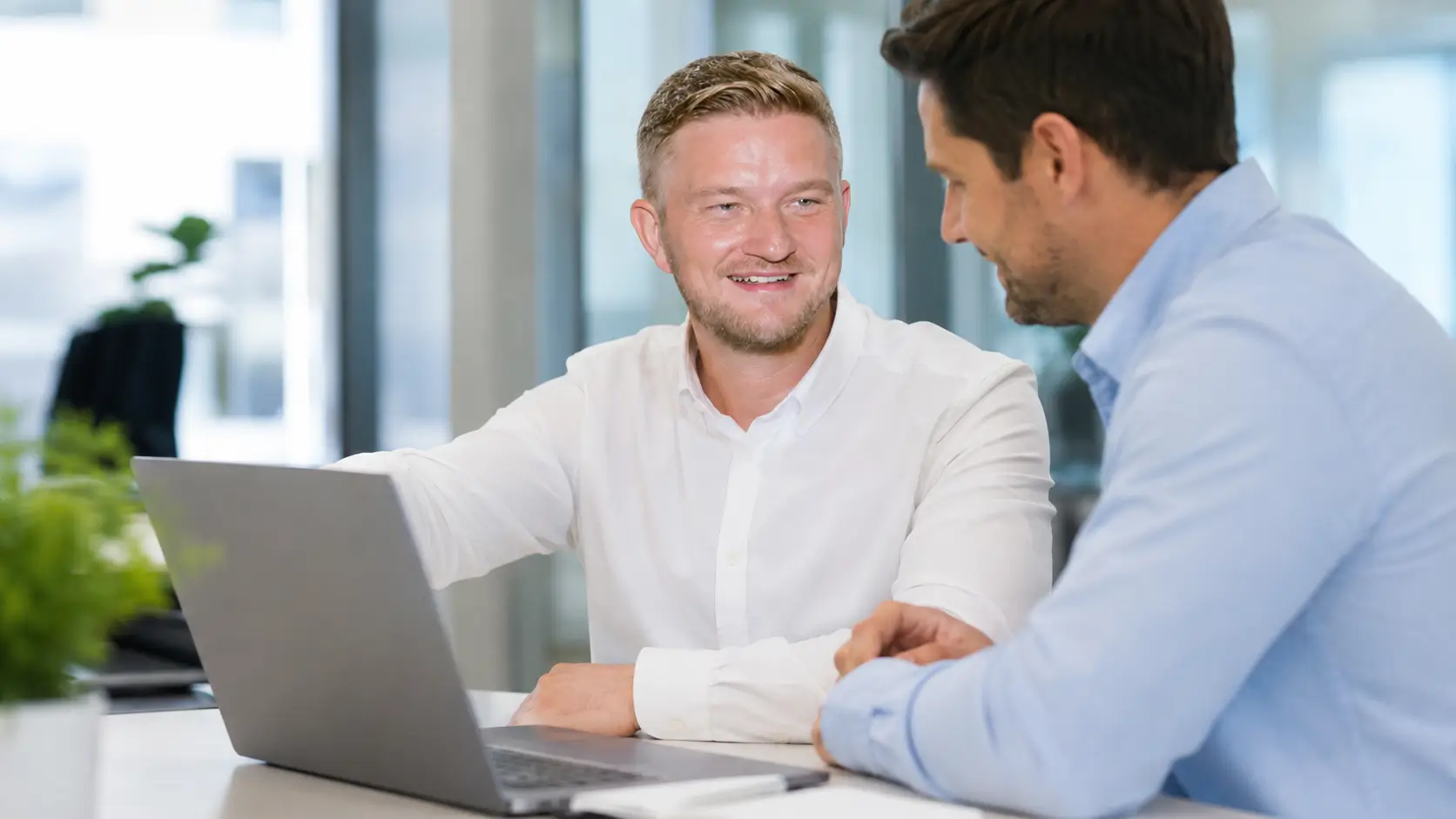 Discovery meeting in an office environment